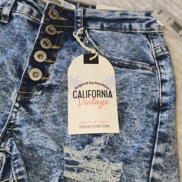 CALIFORNIA VINTAGE DISTRESSED DENIM SHORTS SIZE 3 NEW WITH TAGS - Picture 5 of 13